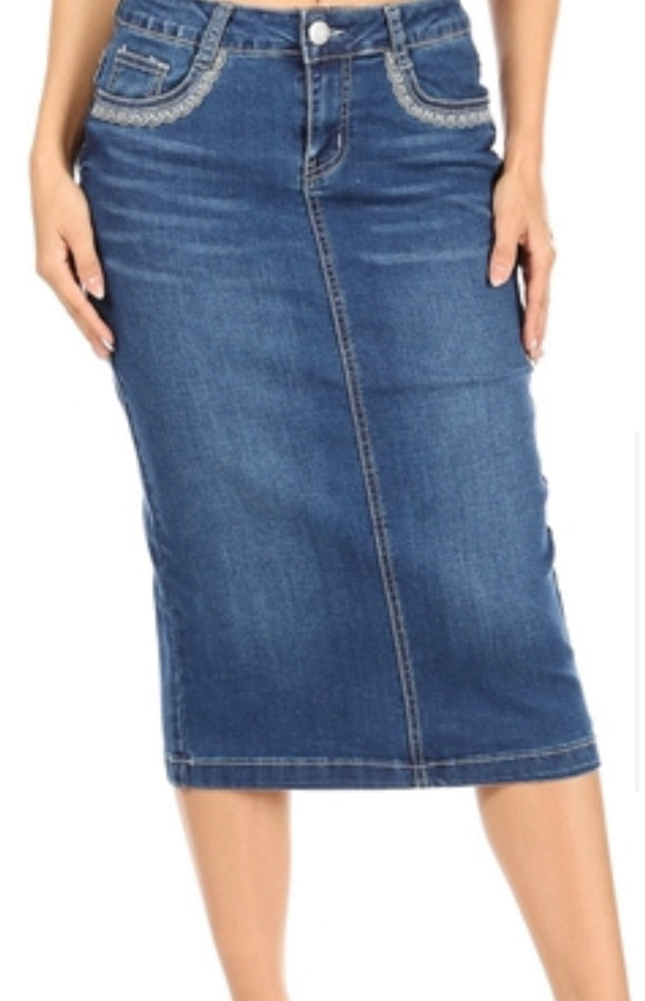 Jean skirt with embroidery accent pockets